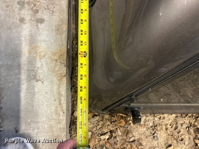 image for item ET3379 Leer pickup topper