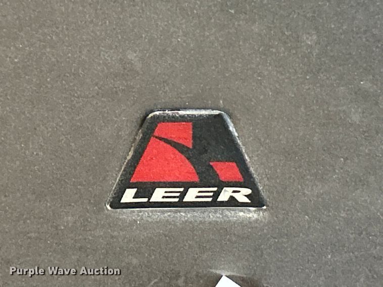 image for item ET3379 Leer pickup topper