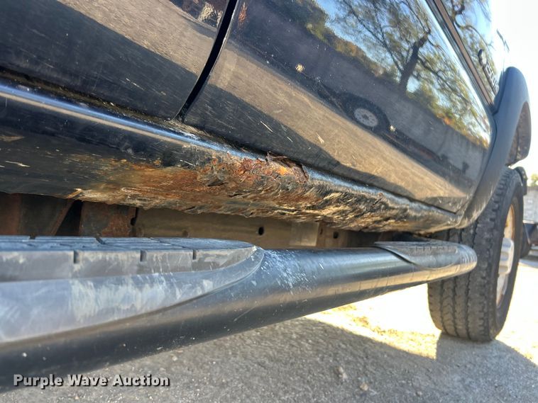 image for item ET3383 2006 Chevrolet Silverado 2500 HD Ext. Cab pickup truck