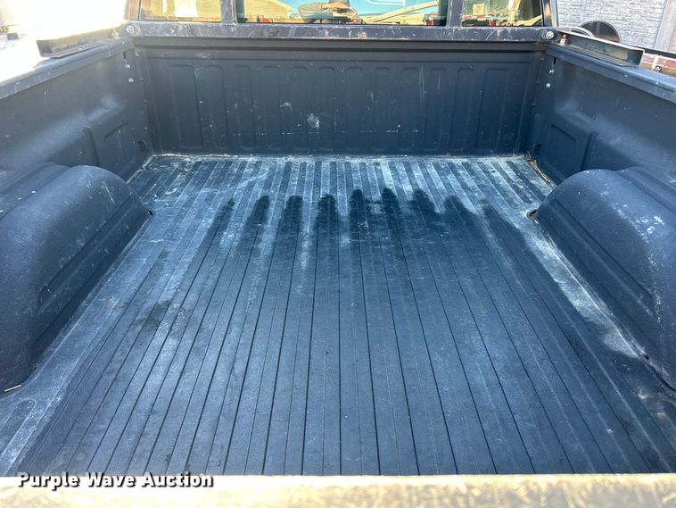 image for item ET3383 2006 Chevrolet Silverado 2500 HD Ext. Cab pickup truck