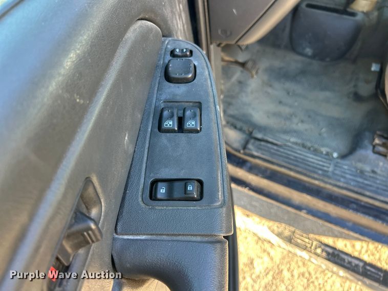 image for item ET3383 2006 Chevrolet Silverado 2500 HD Ext. Cab pickup truck