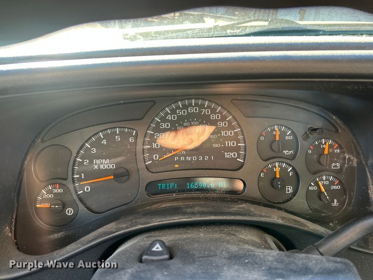 image for item ET3383 2006 Chevrolet Silverado 2500 HD Ext. Cab pickup truck