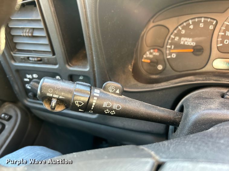 image for item ET3383 2006 Chevrolet Silverado 2500 HD Ext. Cab pickup truck