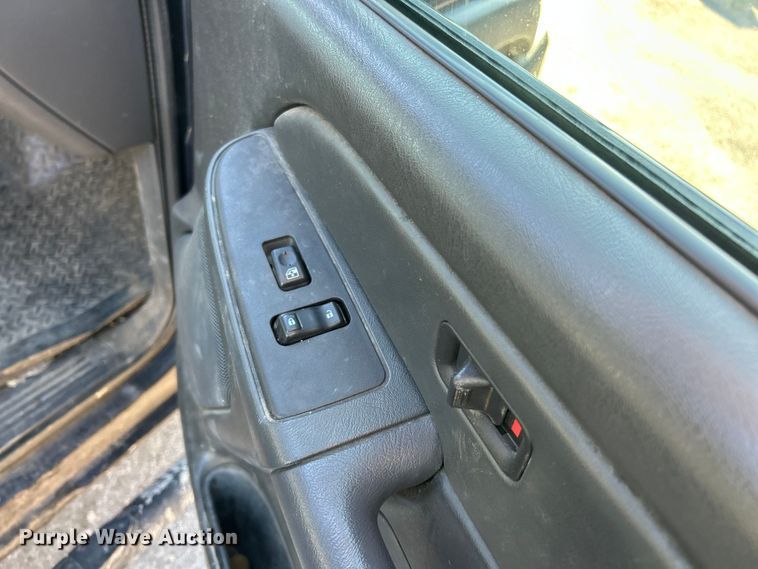 image for item ET3383 2006 Chevrolet Silverado 2500 HD Ext. Cab pickup truck