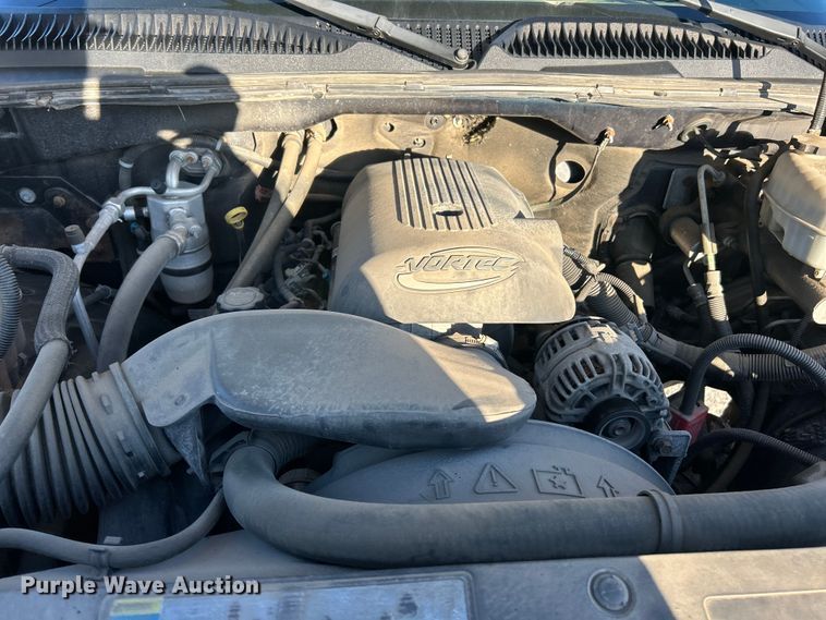 image for item ET3383 2006 Chevrolet Silverado 2500 HD Ext. Cab pickup truck