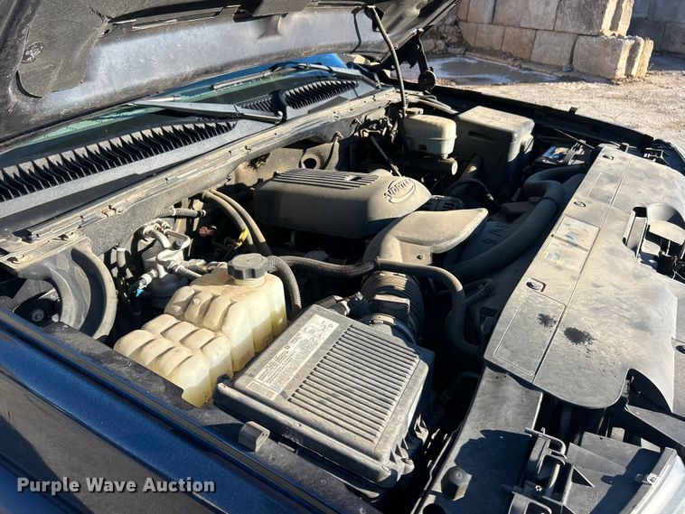 image for item ET3383 2006 Chevrolet Silverado 2500 HD Ext. Cab pickup truck