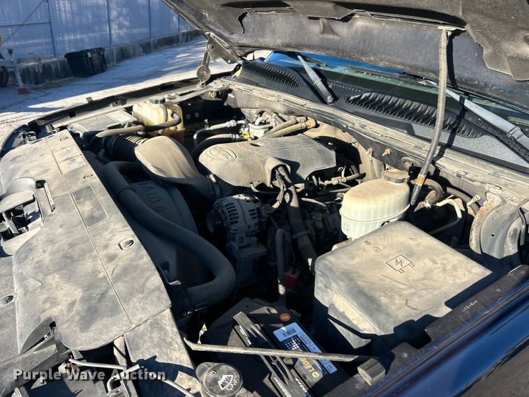 image for item ET3383 2006 Chevrolet Silverado 2500 HD Ext. Cab pickup truck