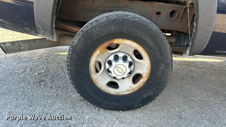 image for item ET3383 2006 Chevrolet Silverado 2500 HD Ext. Cab pickup truck