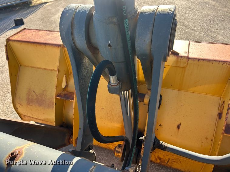 image for item ET3384 2014 John Deere 410K backhoe