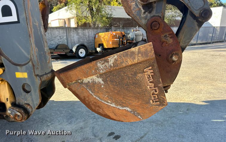 image for item ET3384 2014 John Deere 410K backhoe