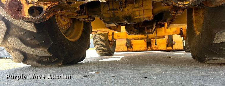 image for item ET3384 2014 John Deere 410K backhoe