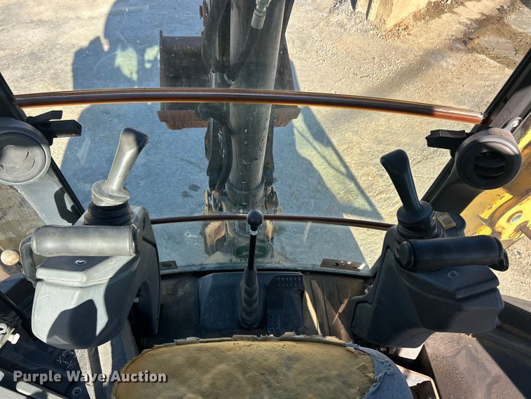 image for item ET3384 2014 John Deere 410K backhoe