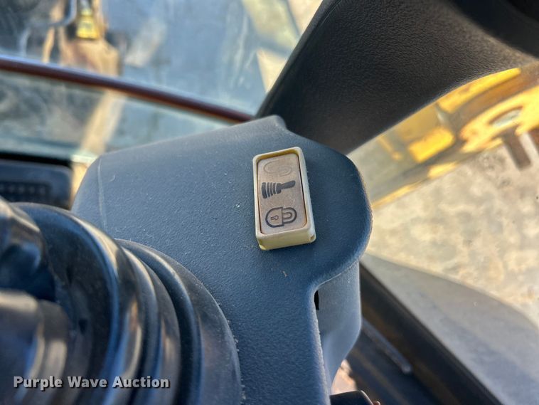 image for item ET3384 2014 John Deere 410K backhoe