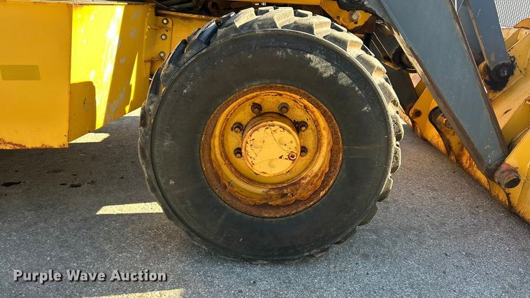 image for item ET3384 2014 John Deere 410K backhoe