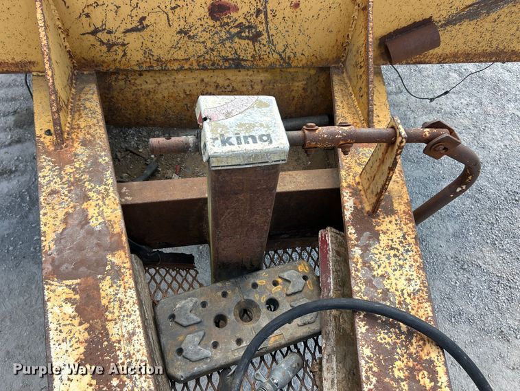 image for item ET3455 1994 Trail King TK40LP equipment trailer