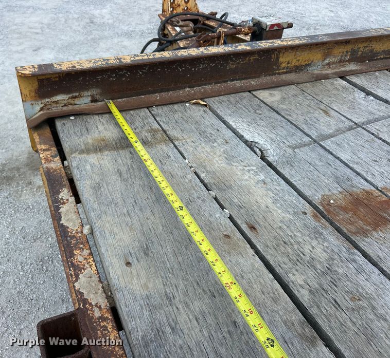 image for item ET3455 1994 Trail King TK40LP equipment trailer