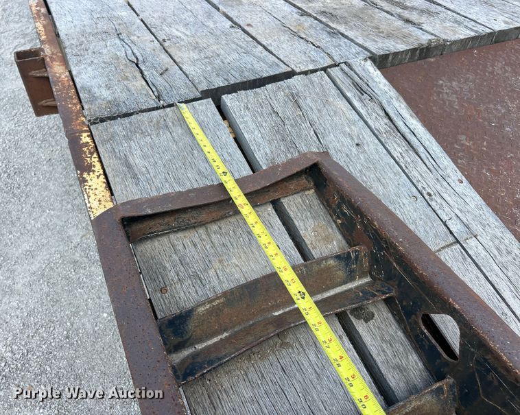 image for item ET3455 1994 Trail King TK40LP equipment trailer