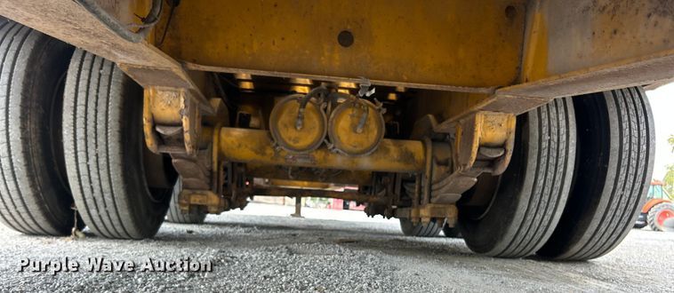 image for item ET3455 1994 Trail King TK40LP equipment trailer