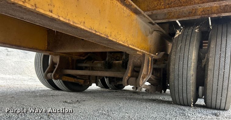 image for item ET3455 1994 Trail King TK40LP equipment trailer