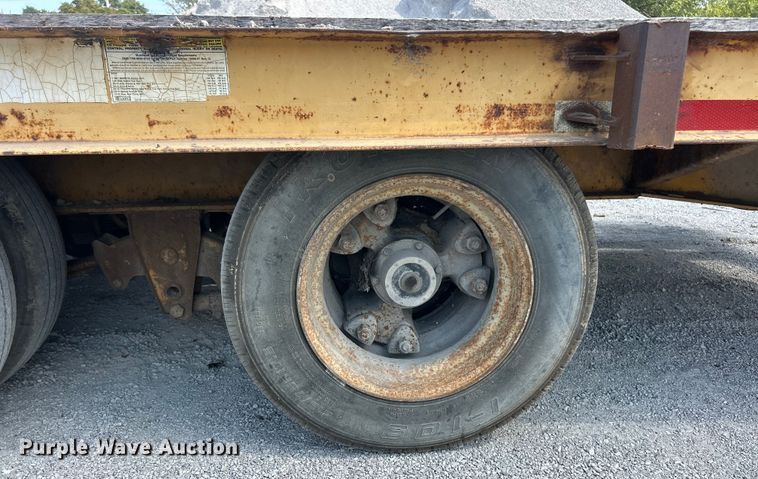 image for item ET3455 1994 Trail King TK40LP equipment trailer