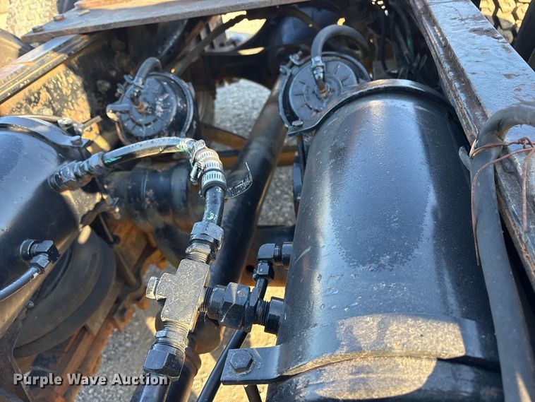 image for item ET7105 1979 Ford F7000 semi truck