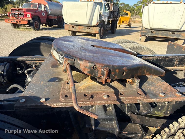 image for item ET7105 1979 Ford F7000 semi truck