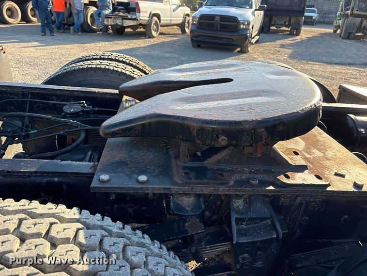 image for item ET7105 1979 Ford F7000 semi truck