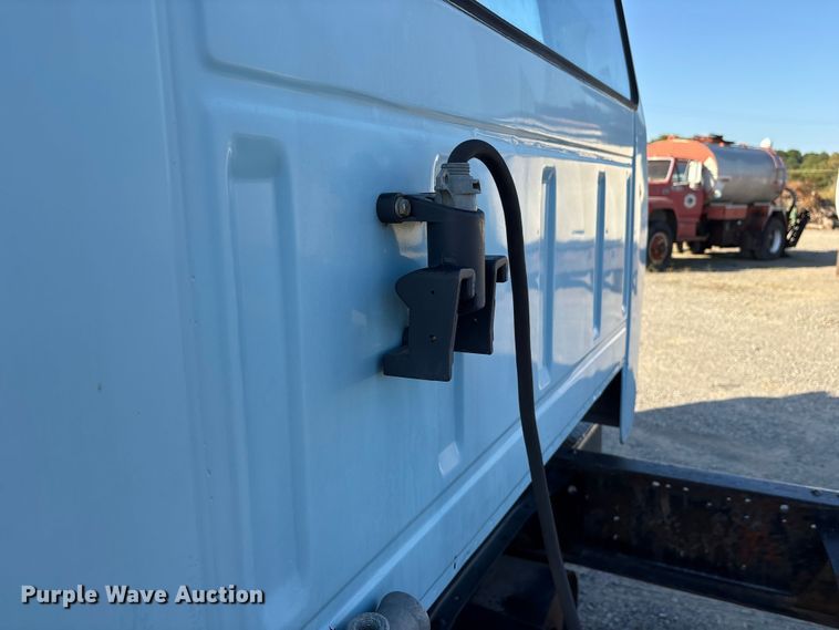 image for item ET7105 1979 Ford F7000 semi truck