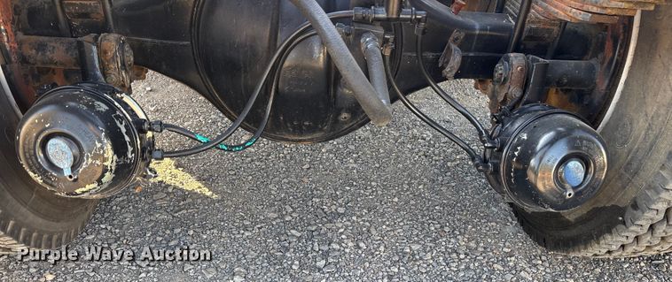 image for item ET7105 1979 Ford F7000 semi truck