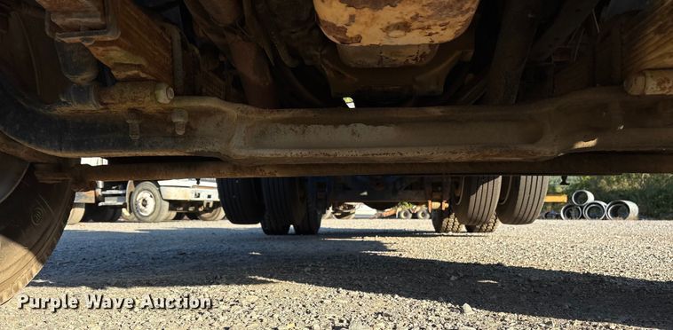 image for item ET7105 1979 Ford F7000 semi truck