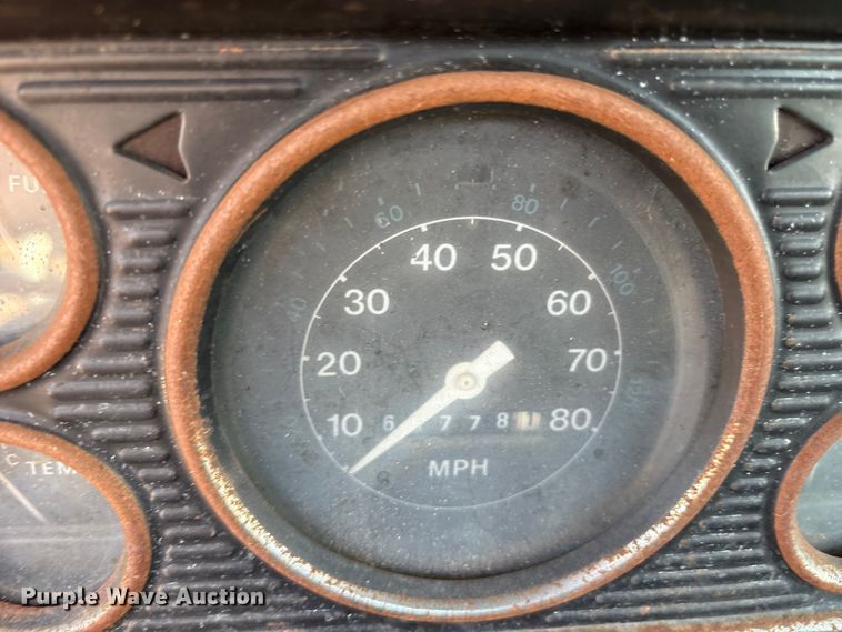 image for item ET7105 1979 Ford F7000 semi truck