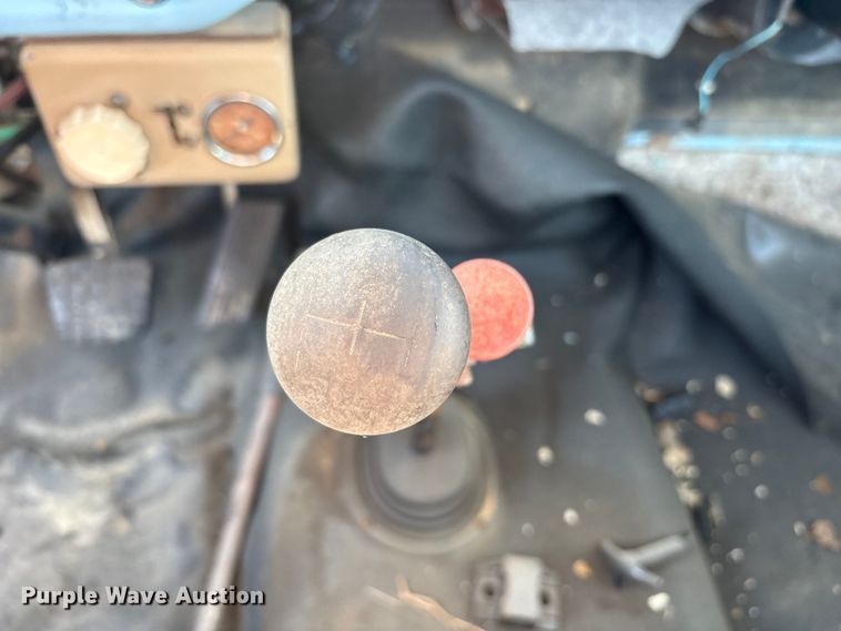 image for item ET7105 1979 Ford F7000 semi truck