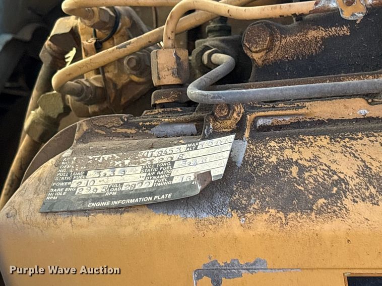 image for item ET7105 1979 Ford F7000 semi truck