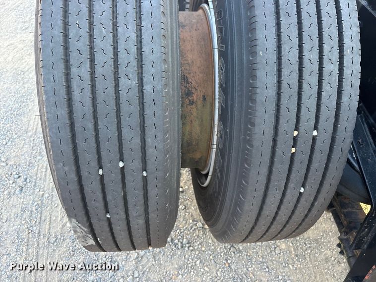 image for item ET7105 1979 Ford F7000 semi truck