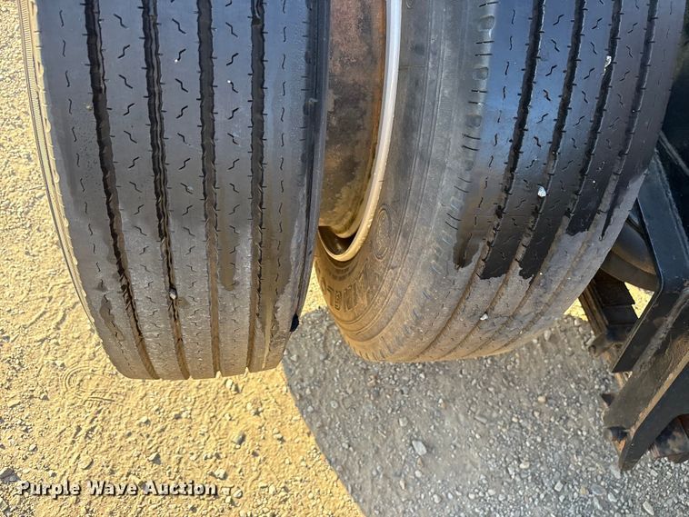 image for item ET7105 1979 Ford F7000 semi truck