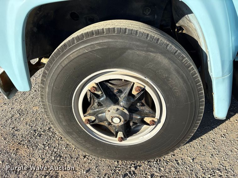 image for item ET7105 1979 Ford F7000 semi truck