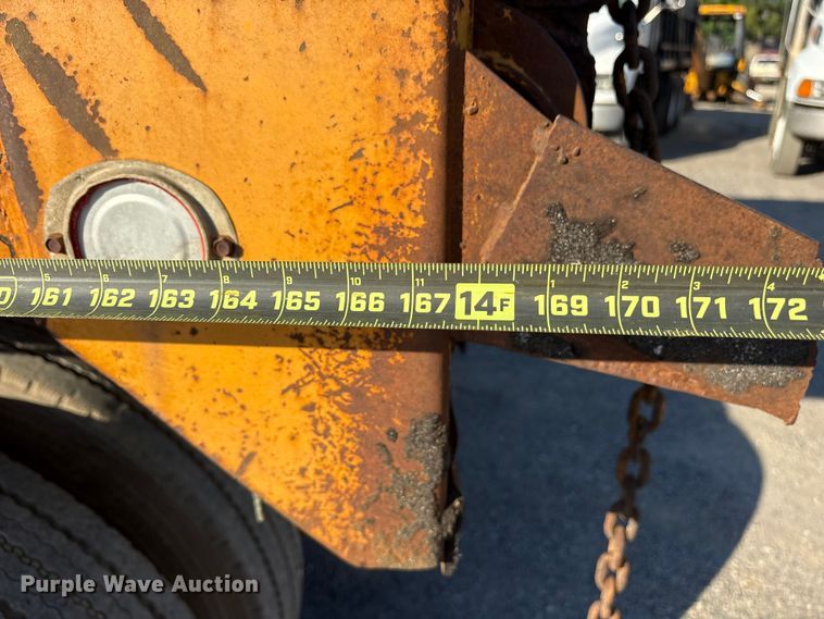 image for item ET7106 2004 International 7400 dump truck