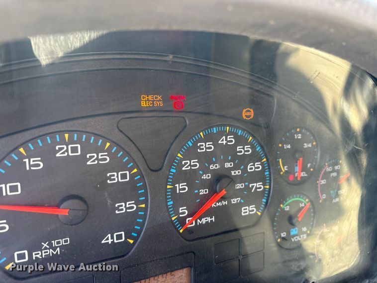 image for item ET7106 2004 International 7400 dump truck