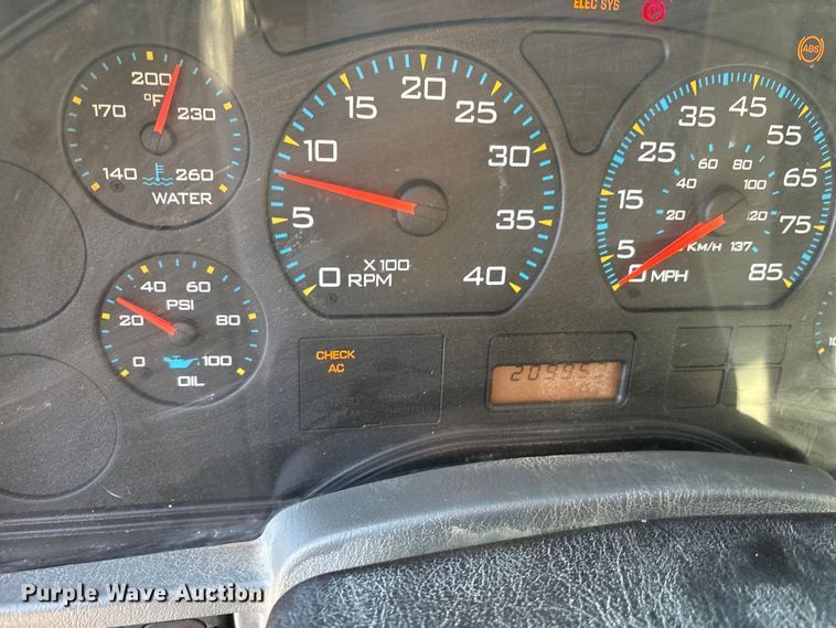 image for item ET7106 2004 International 7400 dump truck