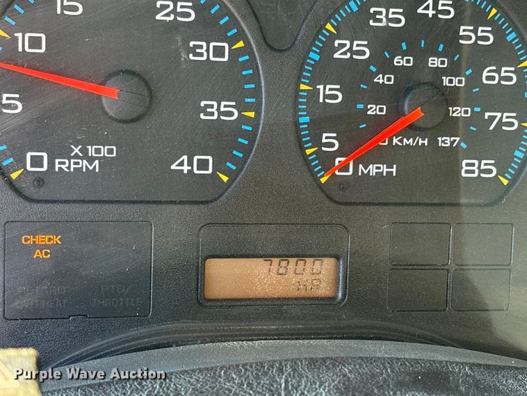 image for item ET7106 2004 International 7400 dump truck