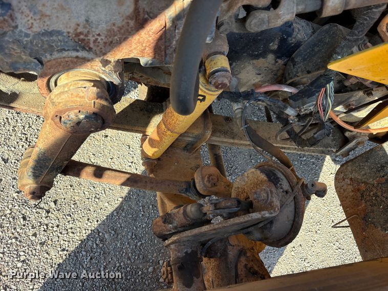 image for item ET7106 2004 International 7400 dump truck