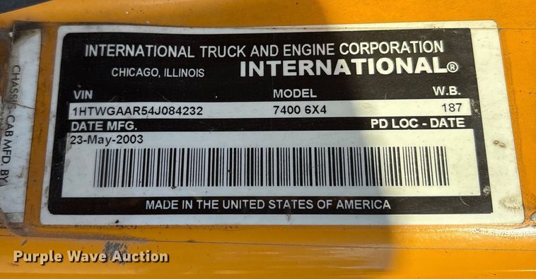 image for item ET7106 2004 International 7400 dump truck