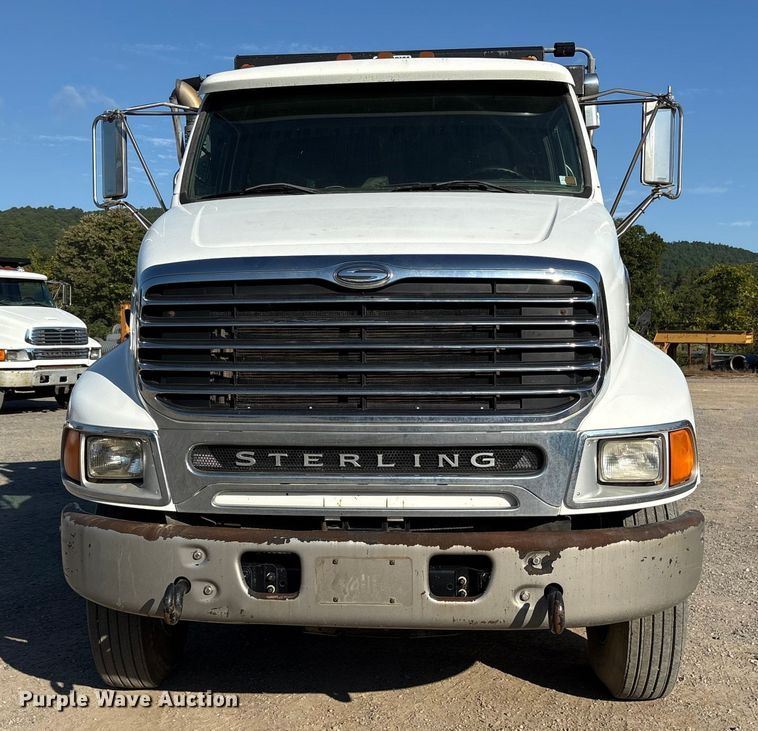 image for item ET7107 2009 Sterling L8500 dump truck