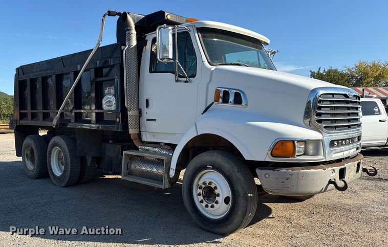 image for item ET7107 2009 Sterling L8500 dump truck