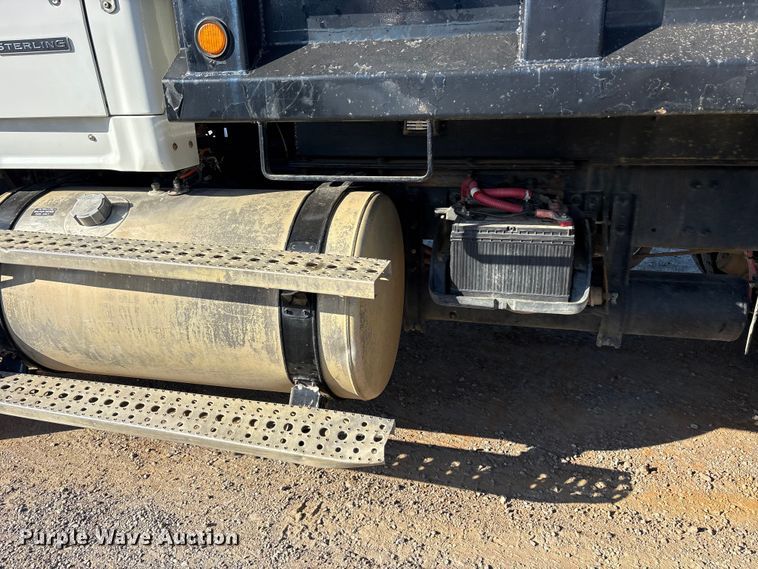 image for item ET7107 2009 Sterling L8500 dump truck