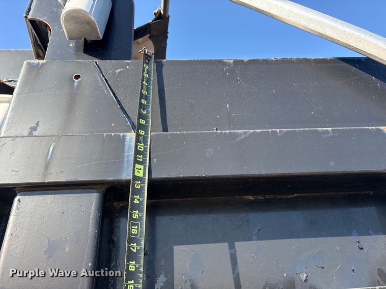 image for item ET7107 2009 Sterling L8500 dump truck