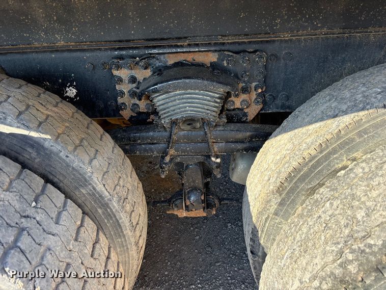 image for item ET7107 2009 Sterling L8500 dump truck