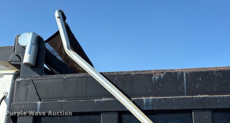 image for item ET7107 2009 Sterling L8500 dump truck