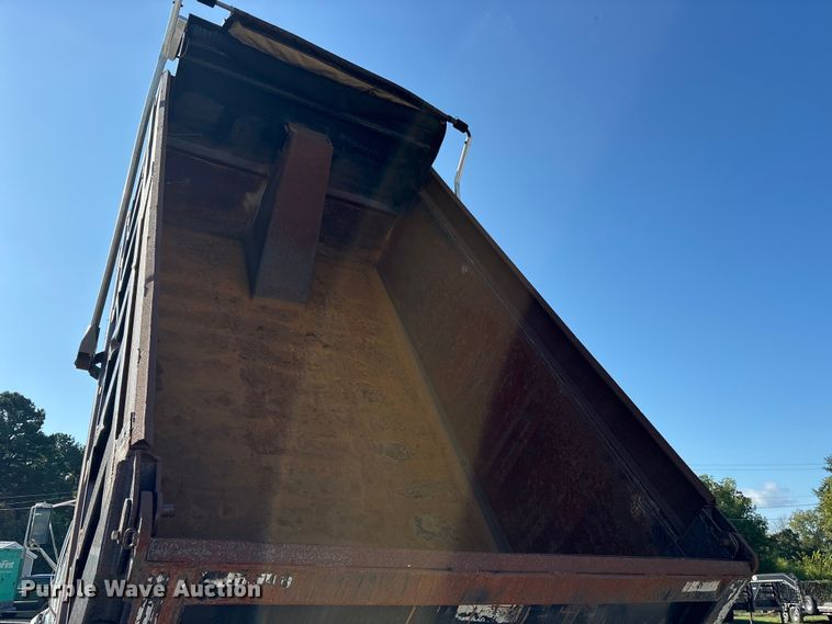 image for item ET7107 2009 Sterling L8500 dump truck