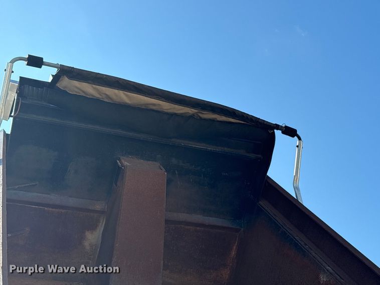 image for item ET7107 2009 Sterling L8500 dump truck